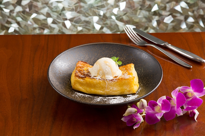 スフレのような厚切りのフレンチトースト