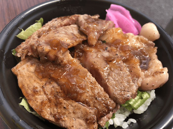 豚ロース炙り丼