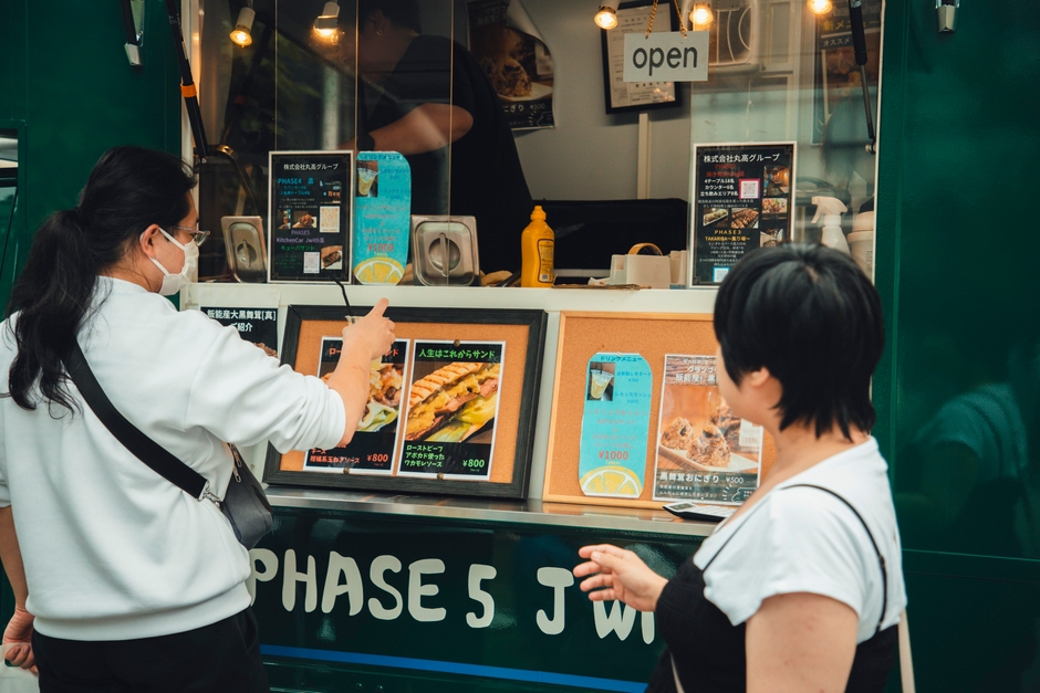 キッチンカー Photo by Tsuneo Koga