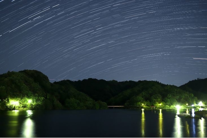 満天の星空シャワーを浴びるリトリートです。