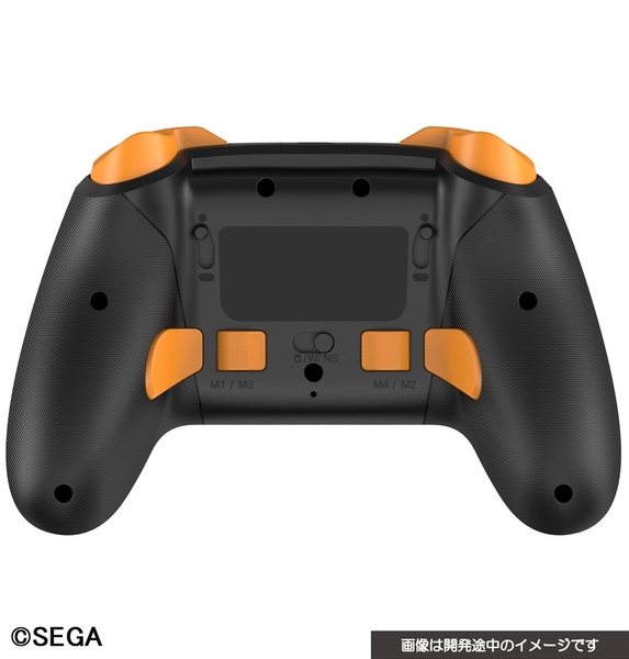 《 PRO-4 》背面に4つの拡張ボタンとトリガー深度切り替えスイッチを搭載