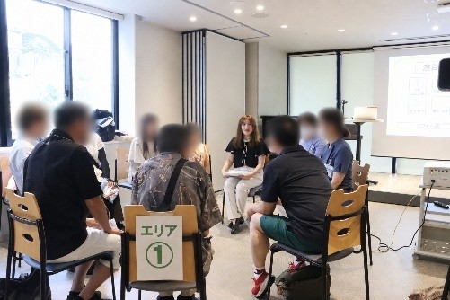 グループトークでの笑みだち会 小林えみかさん