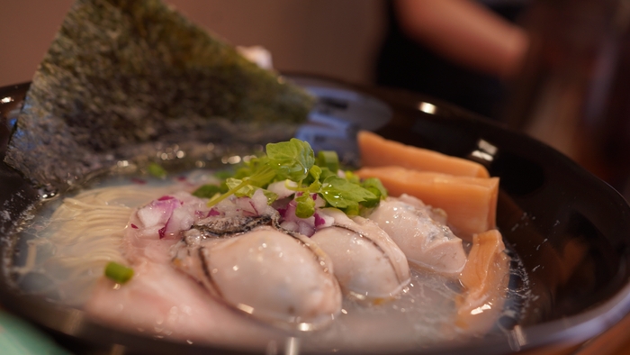 ランチの牡蠣塩ラーメン