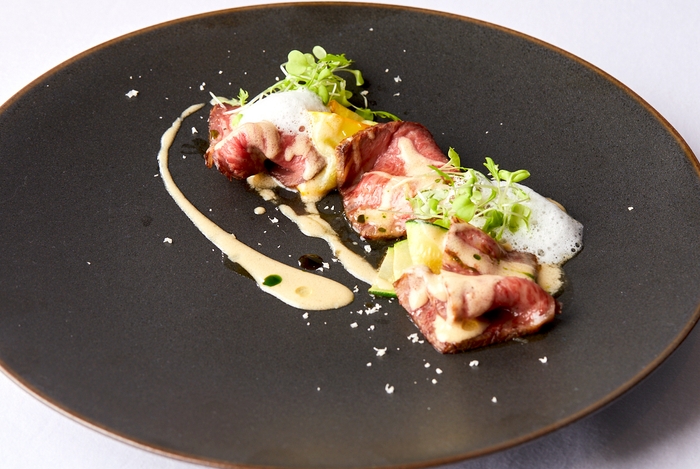 都萬牛とズッキーニ 甲州オレンジワインのソース