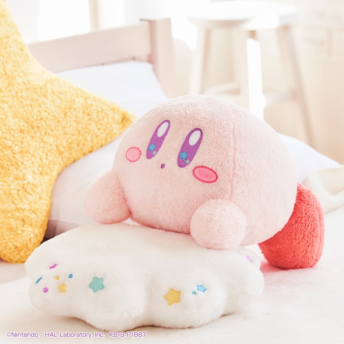 A賞:雲とカービィふわふわぬいぐるみ(使用イメージ)