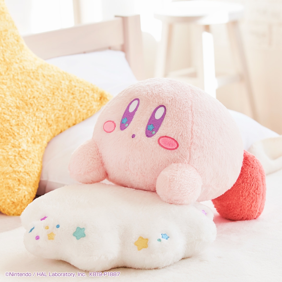 A賞:雲とカービィふわふわぬいぐるみ(使用イメージ)