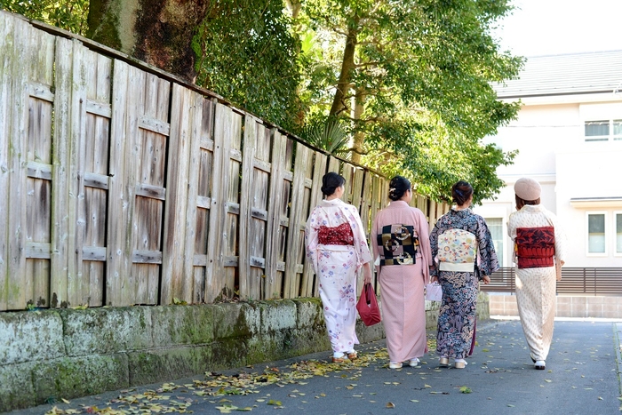 きものでお散歩　後ろ姿