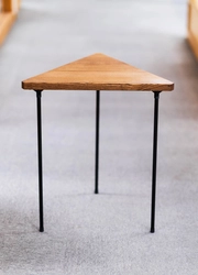 可能性は無限大　“必要”をコーディネートする家具 「WOM -ワム- Multi triangular wood table & stool」を発売