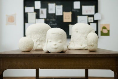 奈良作品の展示コーナー「誰もいない土曜日の創作室(あなたはいるけど)」Photo:Shunsuke kato(NOTA&design) cYoshitomo Nara