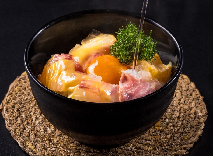 朝から贅沢 鯛茶漬けを天城の本わさびで