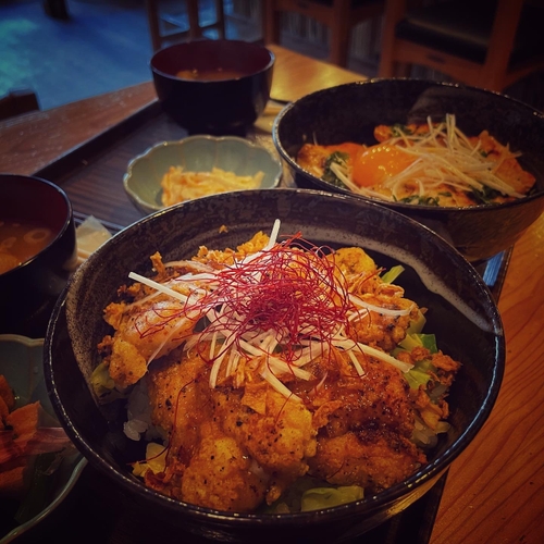 レッチリチキン丼　