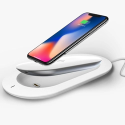 Appleデバイスを丸ごとワイヤレスチャージ！ 最新iPhone、Apple Watch無線充電モバイルバッテリー登場