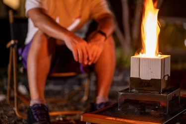 初心者でも“焚火”を気軽に楽しめる「吹火台2×4STOVE」　 東京ソラマチ「日本特種ボディーショールーム」で 2022年1月より販売開始！