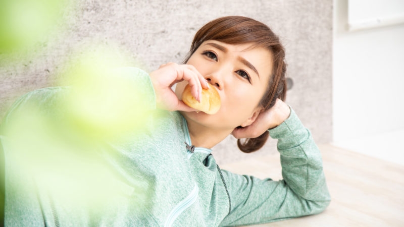 痩せるとバストが貧相に だから食べちゃうんです ダイエットを繰り返す30代女性は脂肪注入で変われるか Newscast