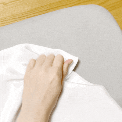 シワだらけでも水を吹きかけるだけで、元通り!【画像を開くとGIF動画が再生されます。】