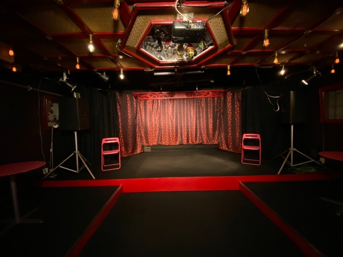 会場：なんば紅鶴(大阪)