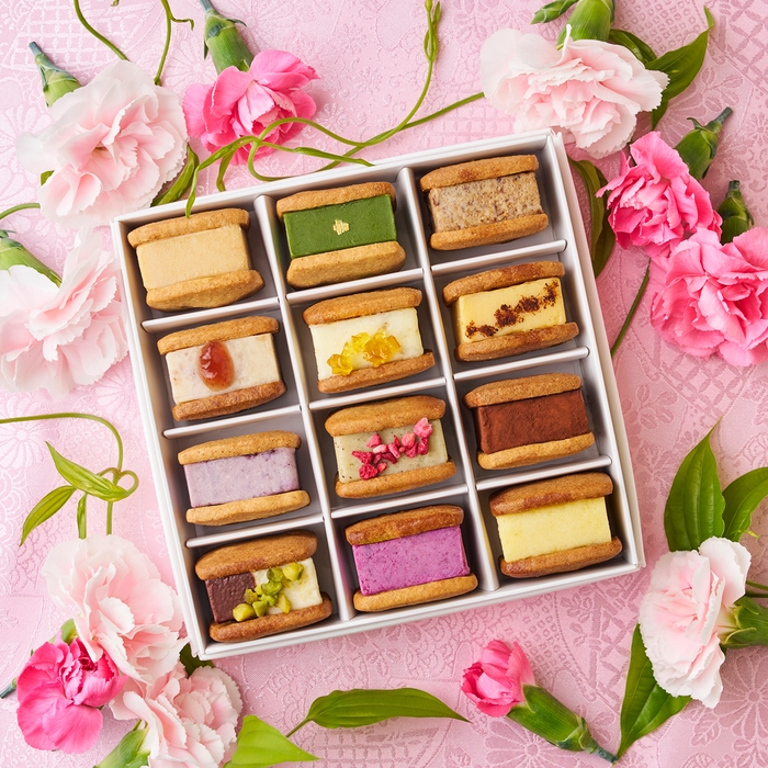 母の日限定パッケージ※カーネーションはイメージです。