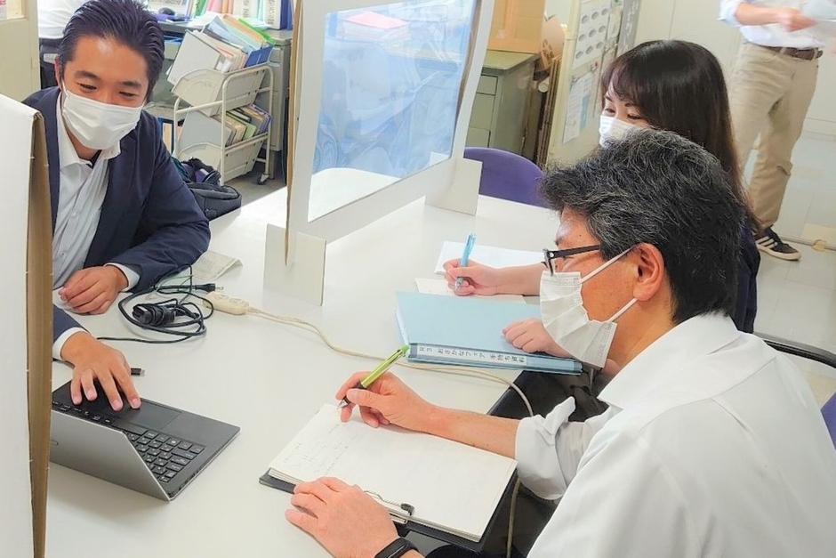 北海道庁農林水産部水産局水産経営課との打ち合わせの様子