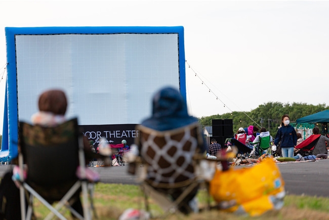 映画館の無い街での野外上映会