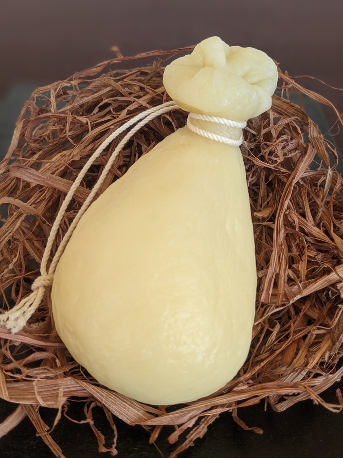 カチョカバロ(新見産牛乳100%)