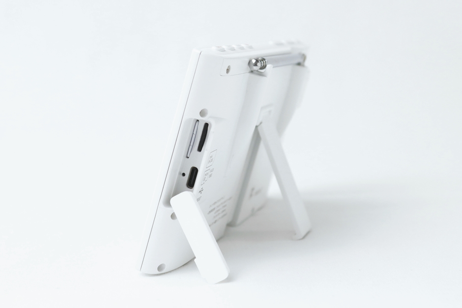 mini B-CAS, microSD, Type-Cポート