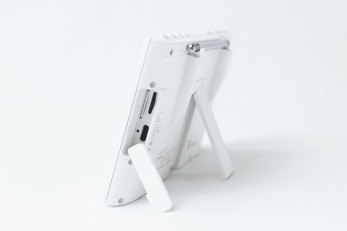 mini B-CAS, microSD, Type-Cポート