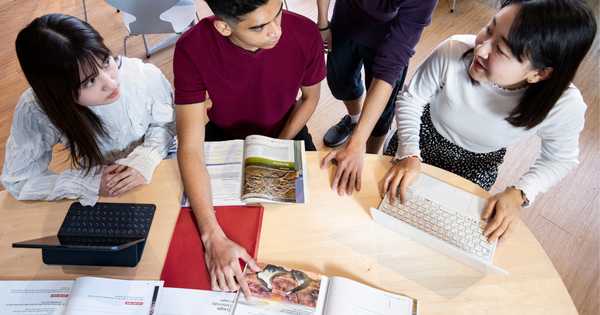 災害への備えを日米の学生が考える －防災備蓄食「アルファ米」を体験－