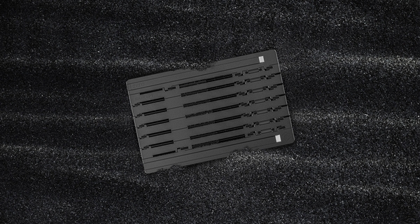 54パーツのギミック構造が生む、極上のメカニカル体験