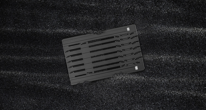 54パーツのギミック構造が生む、極上のメカニカル体験