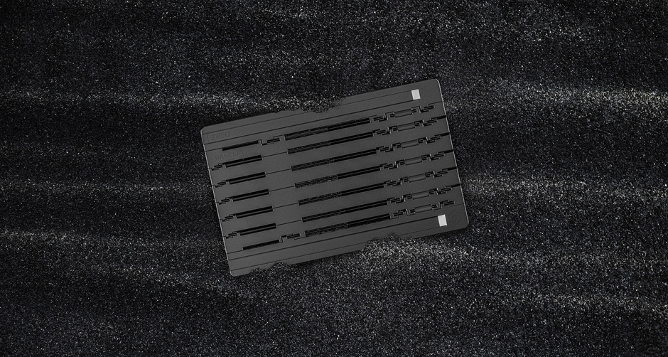 54パーツのギミック構造が生む、極上のメカニカル体験