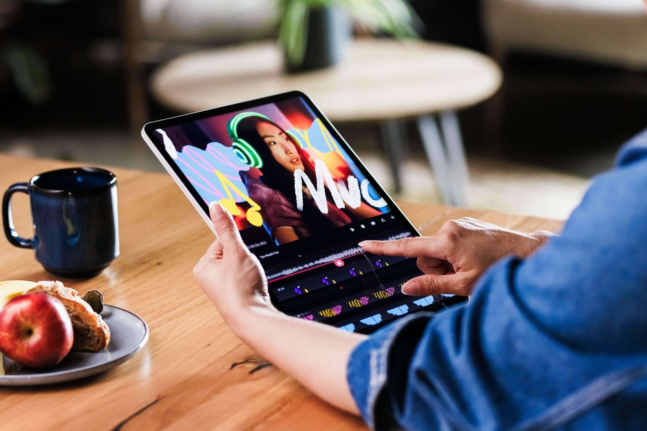 オーディオとビデオ(クレジット： Procreate, David Milan のアニメーション作品)