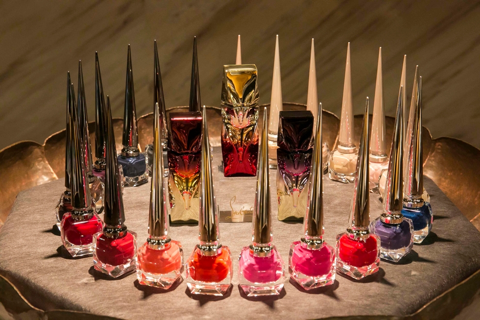 クリスチャン ルブタン ネイルカラー&トリートメント