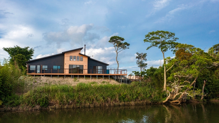 川辺の一棟建てプライベートヴィラ「by the RIVER ISUMI」