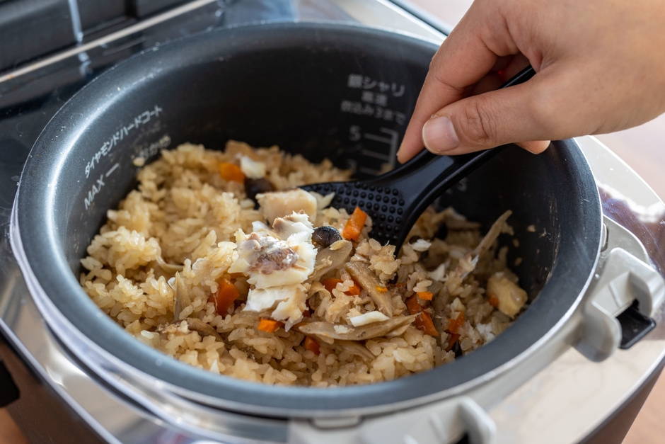 調理は簡単パウチを炊飯器に入れるだけ