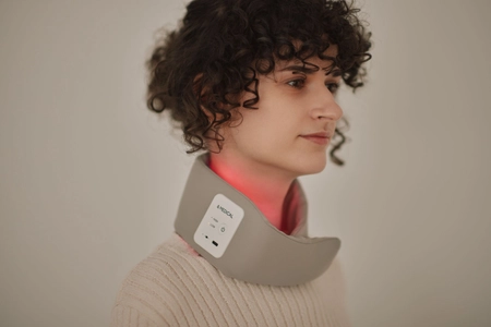 コリは光でほぐす時代へ 光温熱LED搭載のリカバリーデバイス『LUMICARE』シリーズを発売