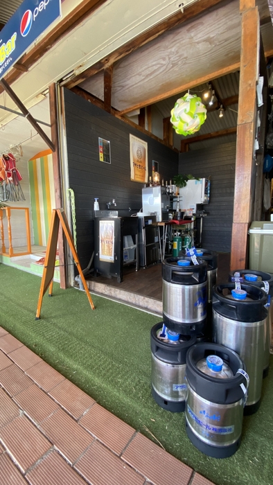 冷えたドリンクを好きなだけ飲み放題 アウトドア・ドリンクバーはエンタメ性抜群 グループ様の楽しみや動きをupさせます。