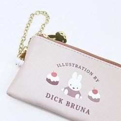 ミッフィーのドルチェシリーズは大人かわいい。くすみカラーにミッフィーが愛らしいキーパスポーチです。