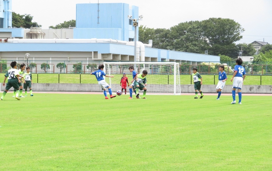 サッカー（一般1面、少年2面併用）でも利用できます。