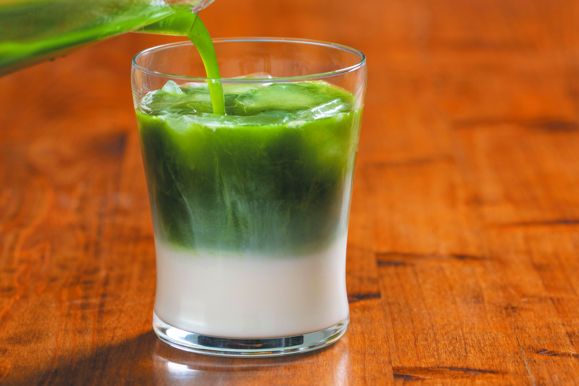 【"毎日飲みたい"を、続けやすく】
富士宮産桑粉「翠翠-suisui-」に
待望の30本入り大容量パッケージが新登場