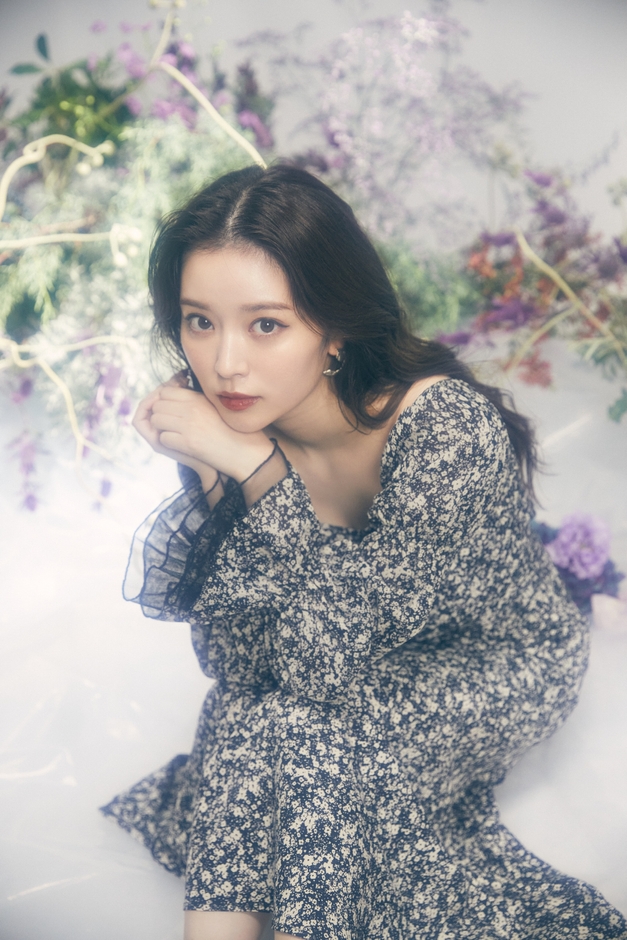 1.THE FLOWER SHIRRING SLEEVE DRESS BLACK/BEIGE/BROWN 17,600円(税込)