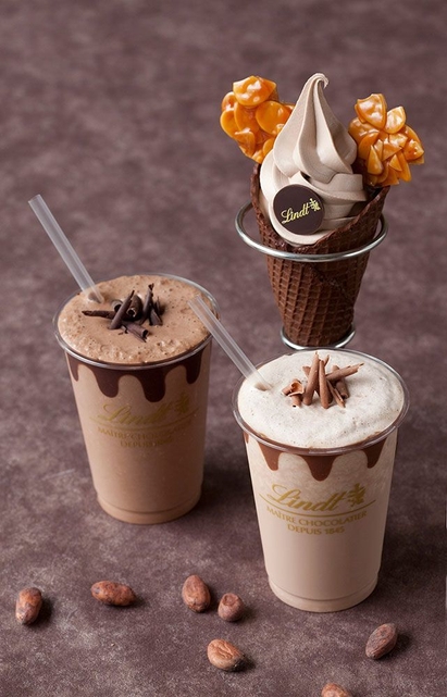 アイスチョコレートドリンクとソフトクリーム ショコラ