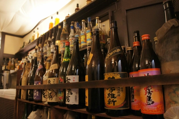 42種類もの日本酒・焼酎・泡盛が390円！ 居酒屋『てげ・てげ』が閉店　 42年間の感謝を込めたキャンペーンを実施