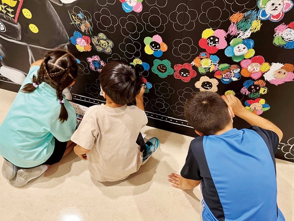 ミューラルアート フラワーワークショップ（イメージ）