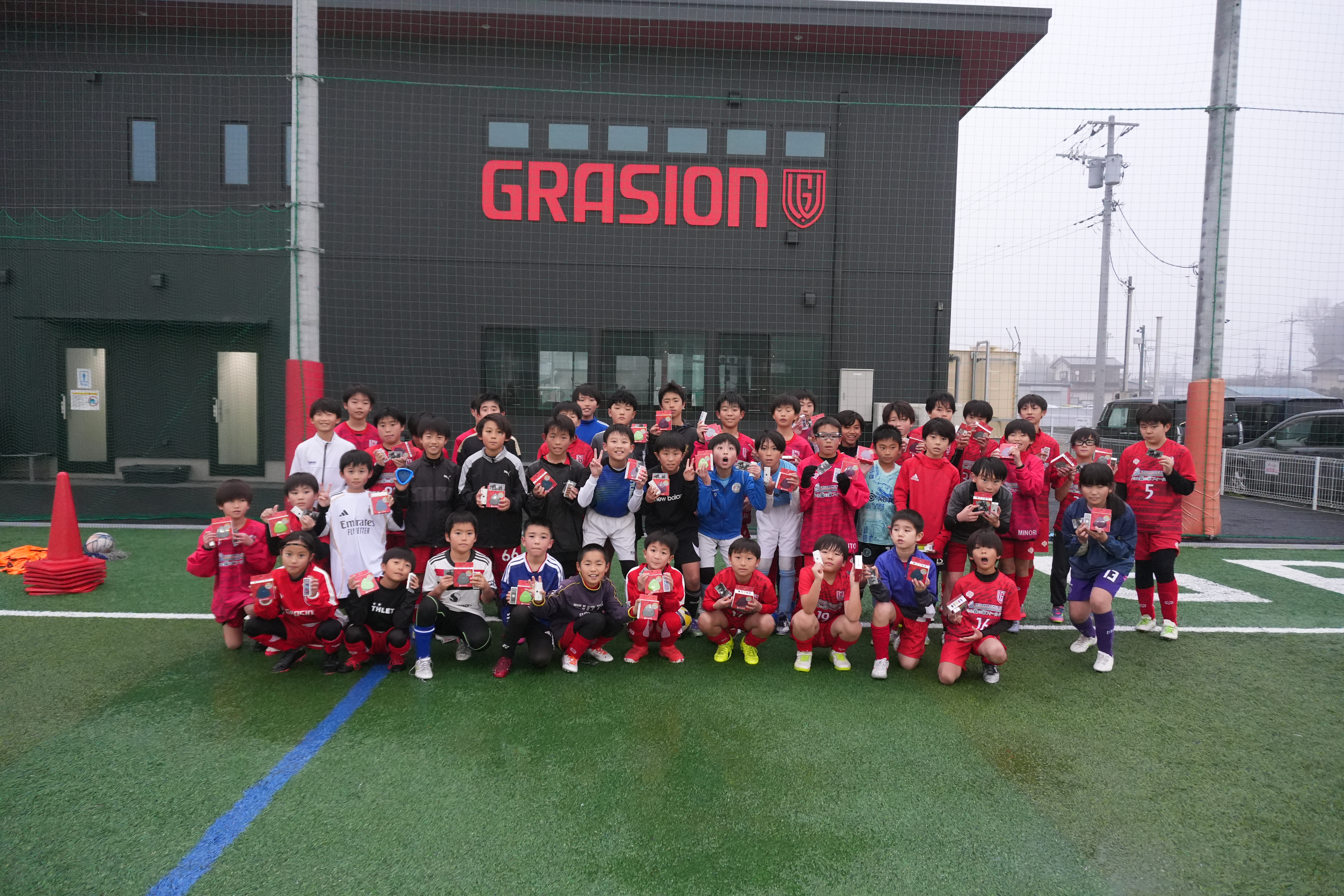 千葉県社会人リーグ1部で優勝を果たしたサッカーチーム「FC GRASION東葛」が主催のスクール『冬季キャンプ2025』に製品を提供！