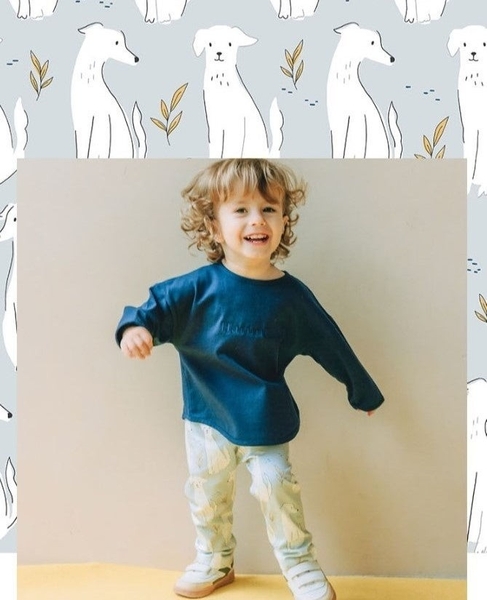 ＜フレンド＞悲しいとき。 そばにきて、ずっと一緒にいてくれる。 怒っているとき。 少し離れて、心配そうにこっちを見てる。 嬉しいとき。 一緒に楽しそうに笑ってくれる。 一緒に会話はできないけれど、 僕らはなんでも知っている。 同じ感情をともにできる、不思議な存在。 言葉なんかいらない。 君はいつも大切なことを教えてくれる。