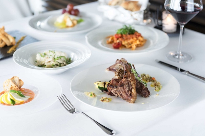 彩りも味わいも豊かなステーキ(イメージ)