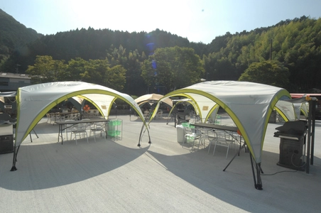 大阪 岸和田・牛滝温泉「四季まつり」でバーベキュー場の営業開始 　思う存分食べて飲んだら後片付け不要で温泉にGO！
