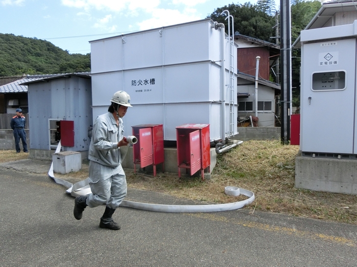 放水ポンプを用いた消火訓練