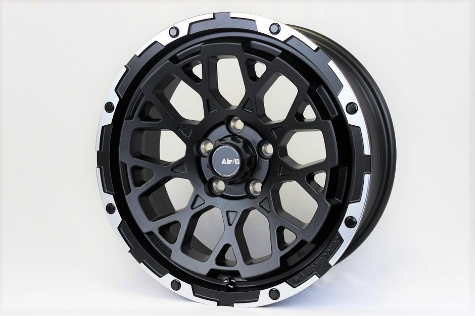 4WD＆SUVの足元に力強さを！ 極限までコンケイブされたアグレッシブな 