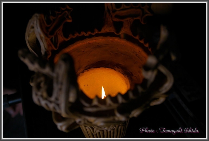 火焔型土器に火を灯す 4